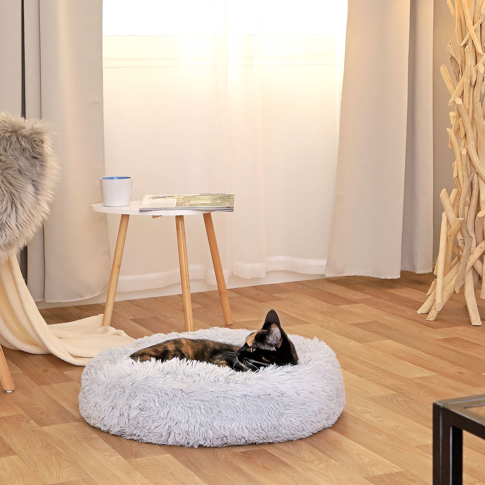 Rundes Katzenbett in Donutform aus Plüsch