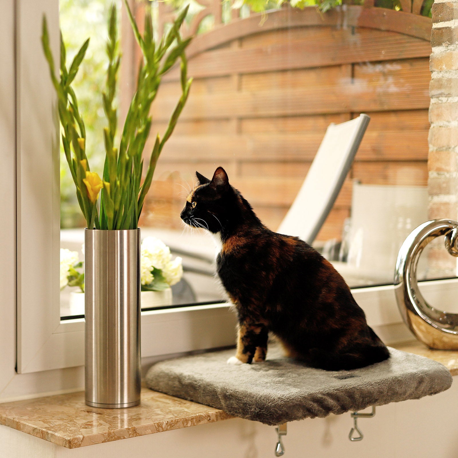 Fensterbankliege für Katzen