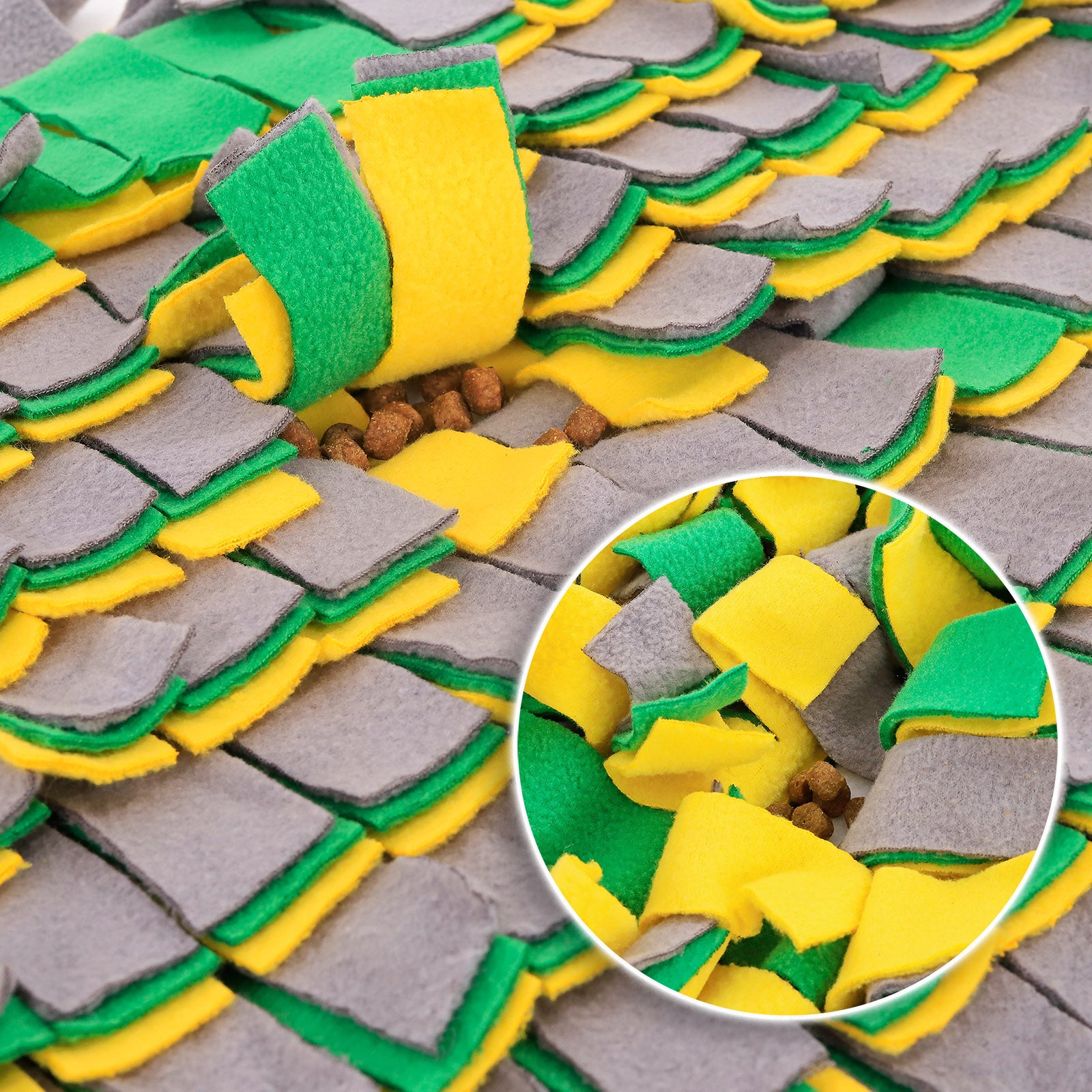 lange Fransen zum Verstecken der Leckerlie an Schnüffelteppich